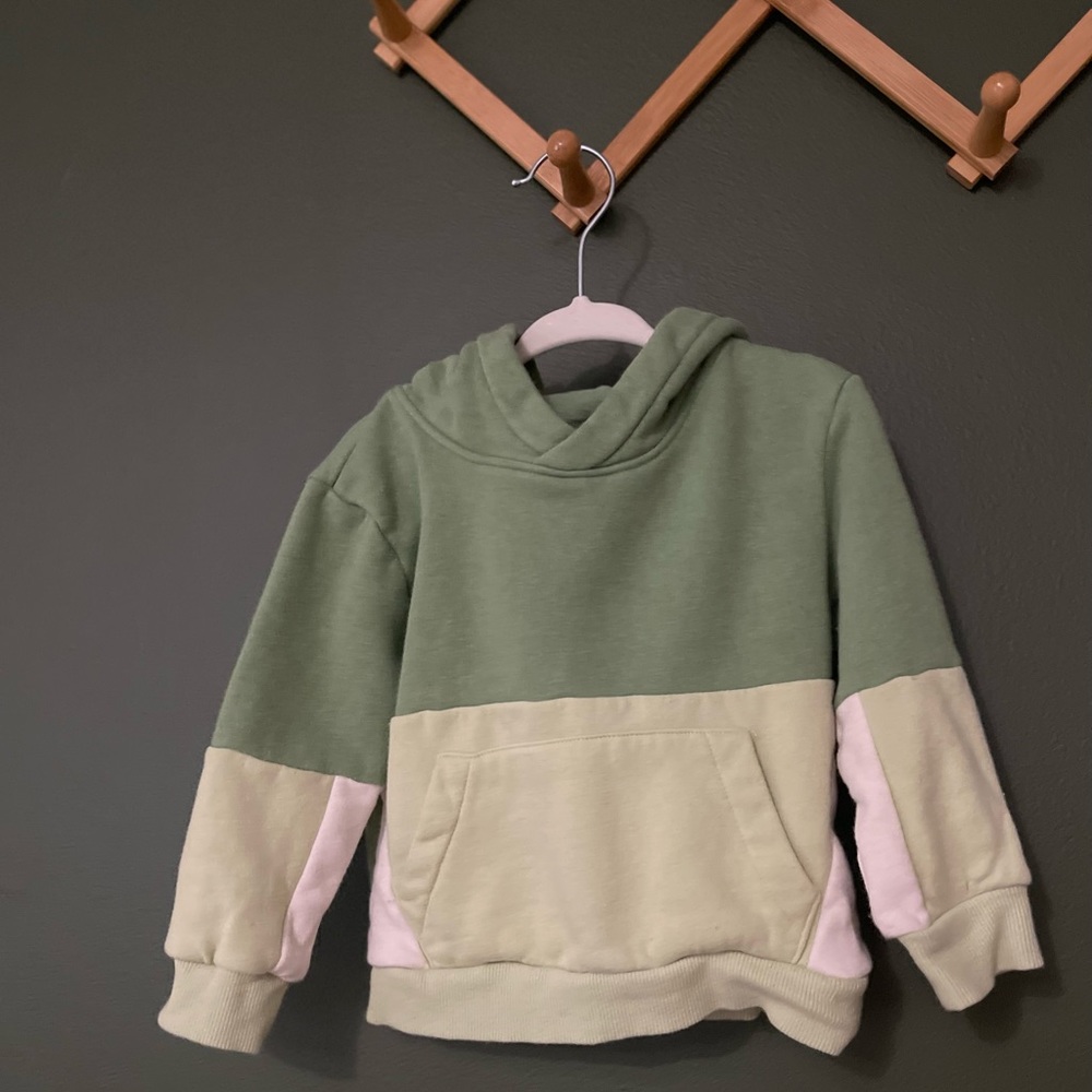 Pullover hoodie